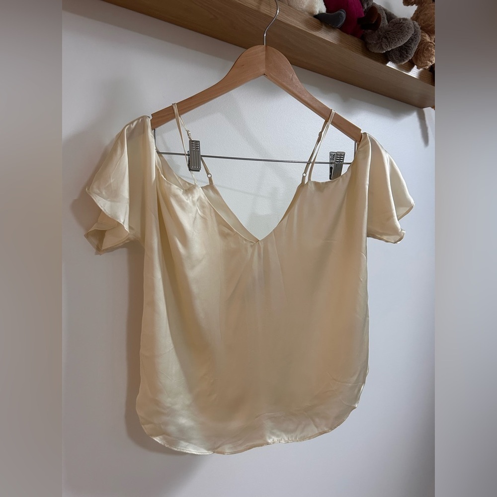 nwt Wilfred “ Draveil Blouse- Milk “ size Small - Picture 2 of 4